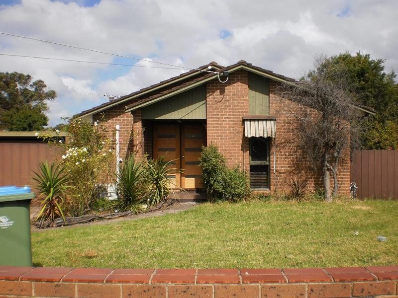 13 Tarwarri Ave, Rosebud VIC 3939