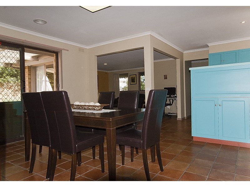 27 Johnson St, Rosebud West VIC 3940