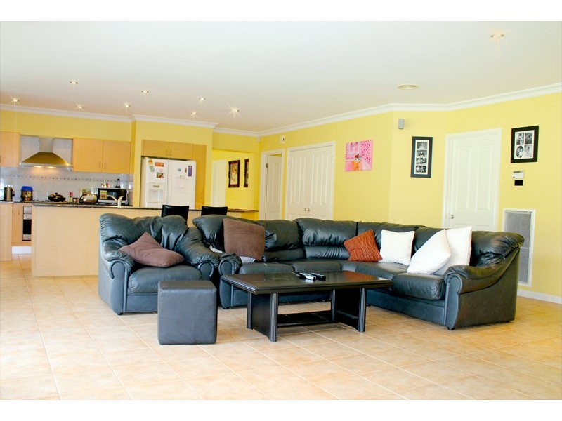 21 Cleek Cres, Rosebud VIC 3939