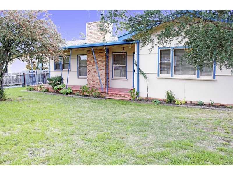 32 Broadway, Rosebud West VIC 3940