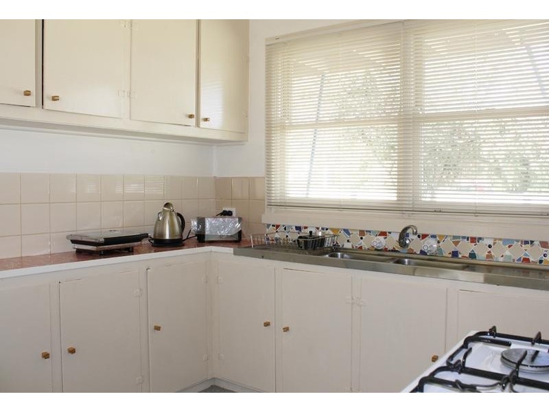 32 Broadway, Rosebud West VIC 3940