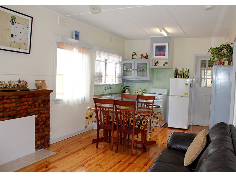 42 Broadway, Rosebud West VIC 3940