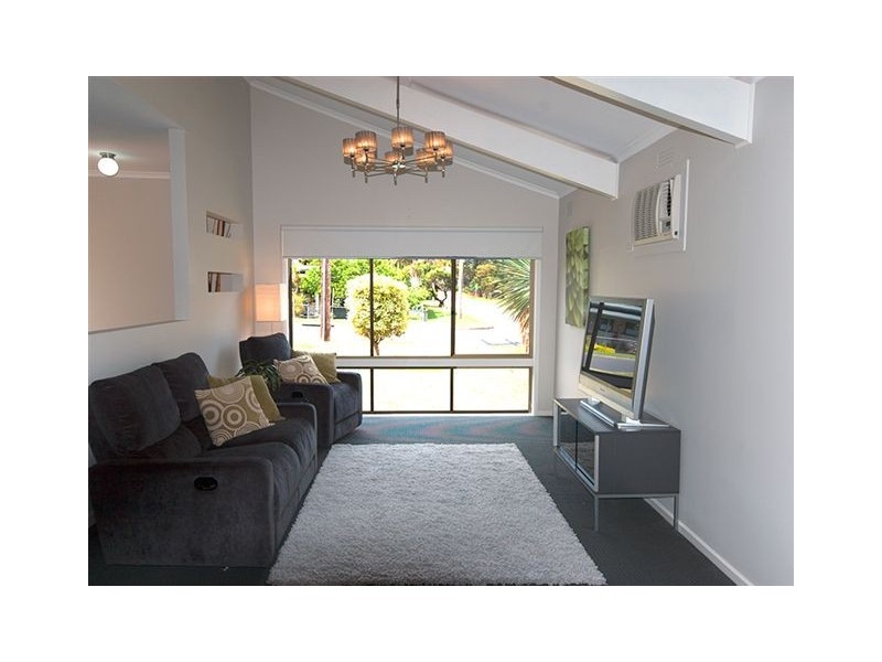 6 Cain Street, Rosebud West VIC 3940