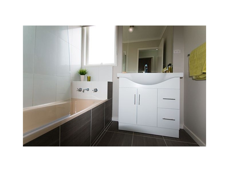 6 Cain Street, Rosebud West VIC 3940