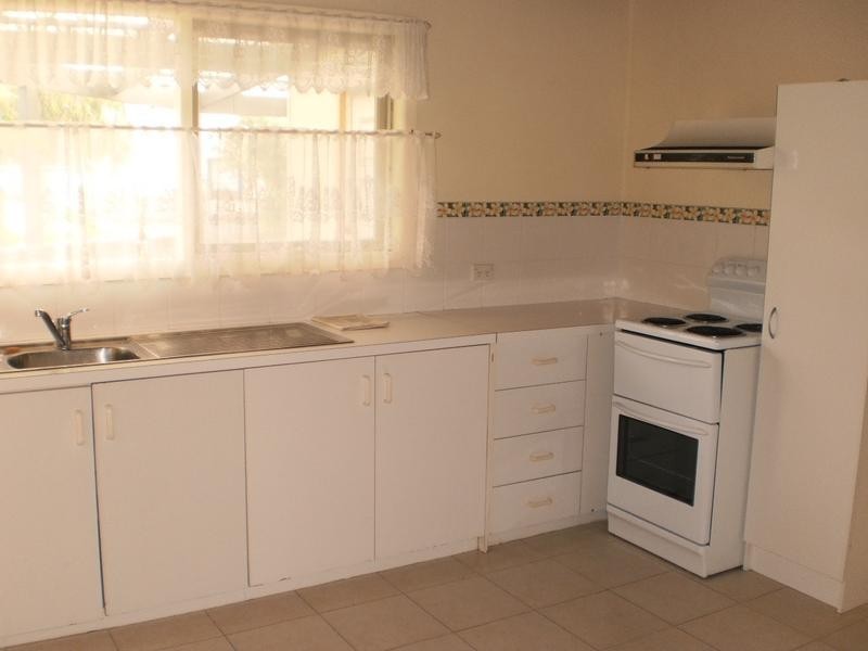 4 Cain Street, Rosebud VIC 3939