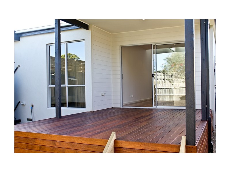 2/18 Capel Ave, Rosebud West VIC 3940