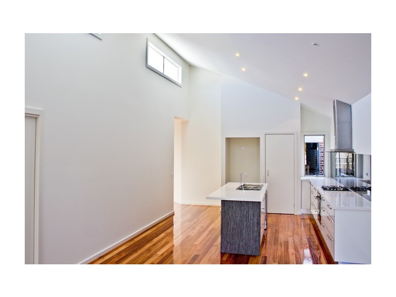 2/18 Capel Ave, Rosebud West VIC 3940