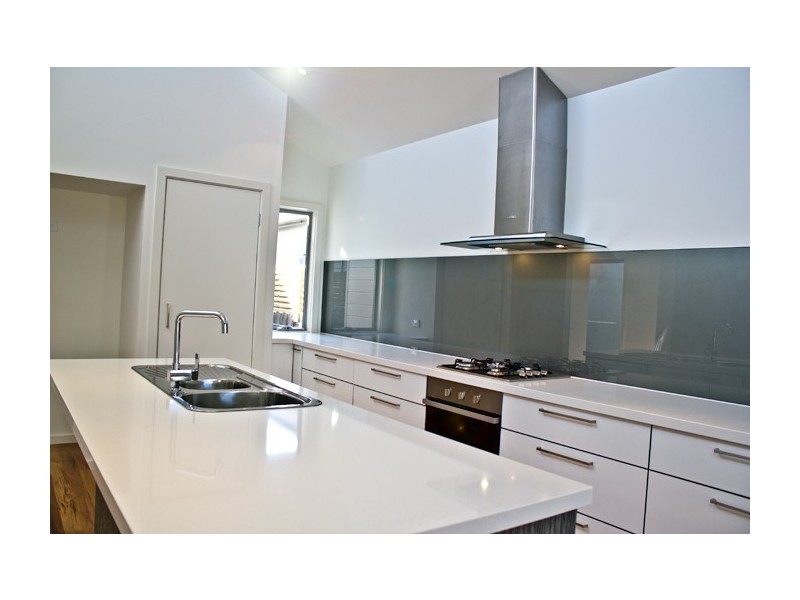 2/18 Capel Ave, Rosebud West VIC 3940