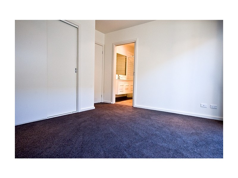 2/18 Capel Ave, Rosebud West VIC 3940