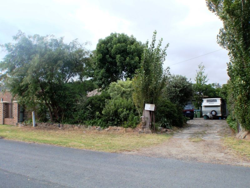 3 The Avenue, Rosebud West VIC 3940