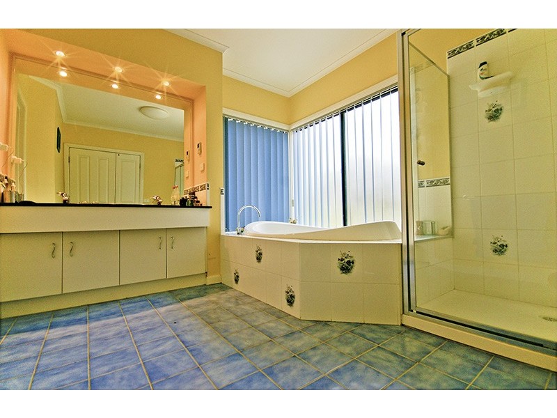 21 Cleek Cres, Rosebud VIC 3939