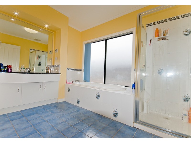 21 Cleek Cres, Rosebud VIC 3939