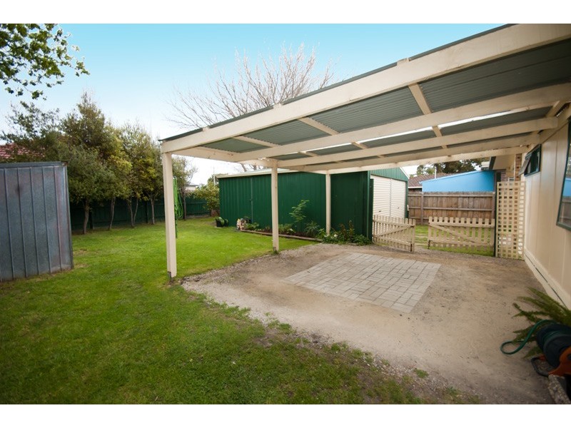 17 Ella Crescent, Rosebud West VIC 3940