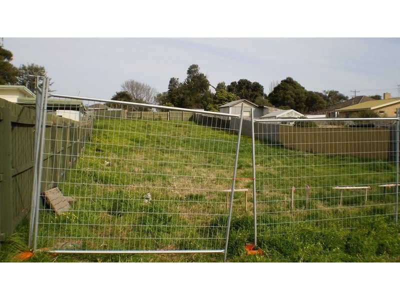 39 Mark St, Rosebud VIC 3939