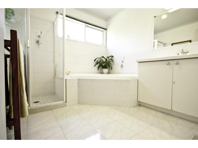 2 Tern Avenue, Rosebud West VIC 3940