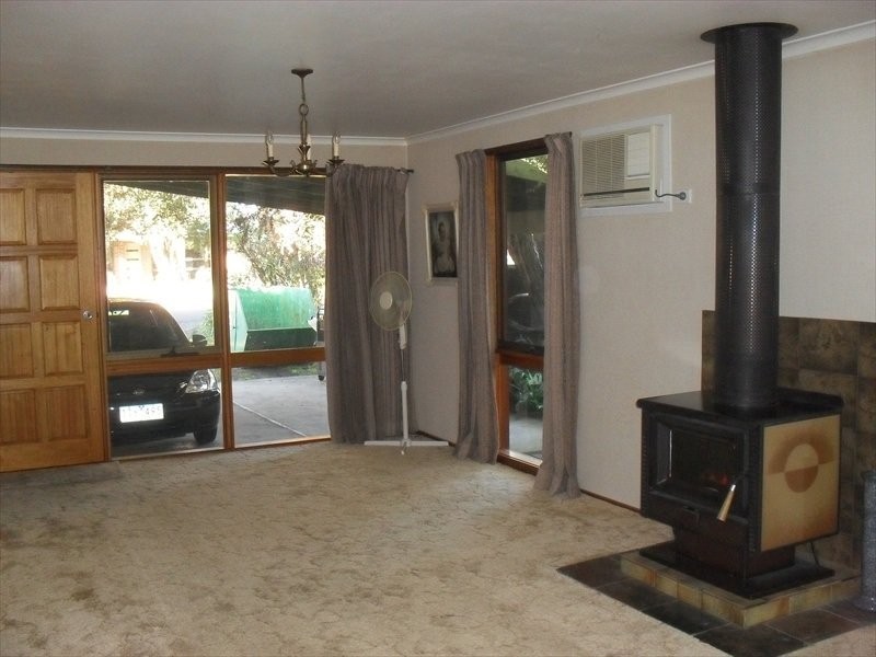 4 Pearson St, Rosebud West VIC 3940