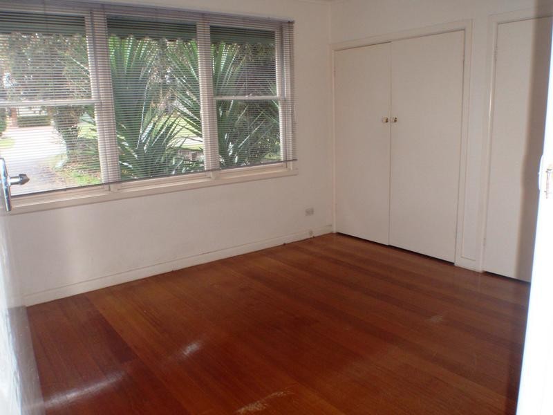 28 Capel Avenue, Rosebud West VIC 3940