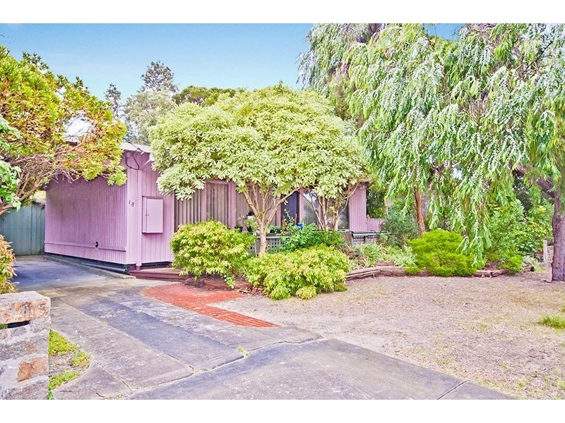 18 Johnson St, Rosebud West VIC 3940