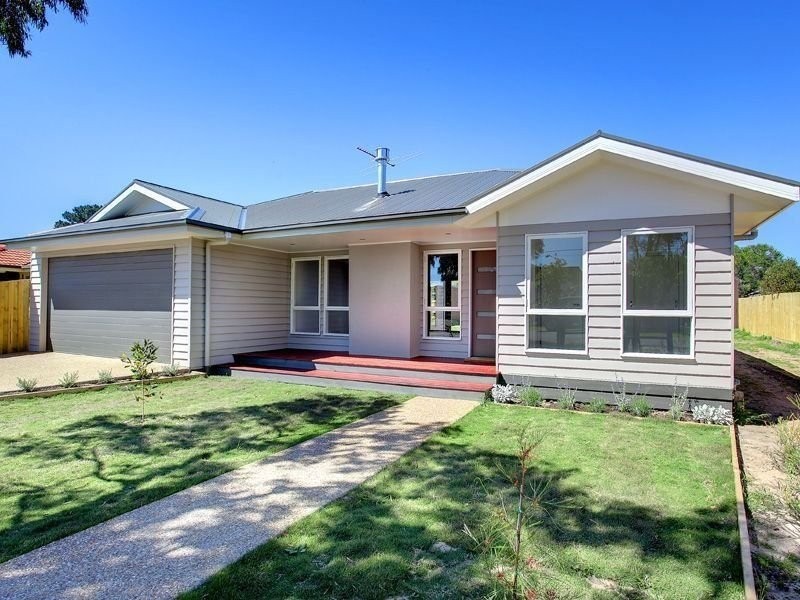 13 The Avenue, Rosebud West VIC 3940