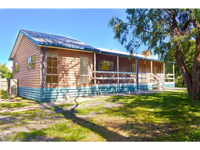 8 Phillip Street, Rosebud VIC 3939