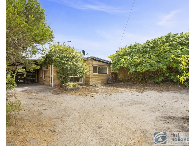 56 Hayes Avenue, Rosebud VIC 3939