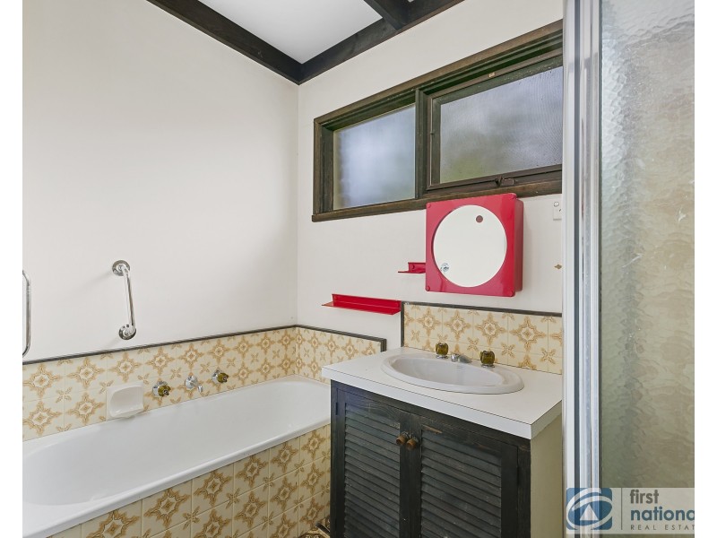 56 Hayes Avenue, Rosebud VIC 3939