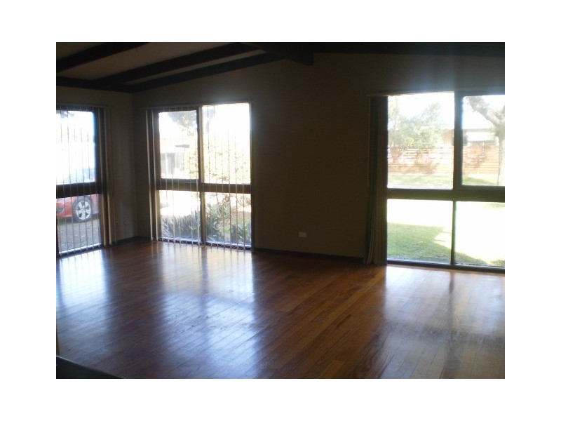 68 Cootamundra Avenue, Rosebud West VIC 3940