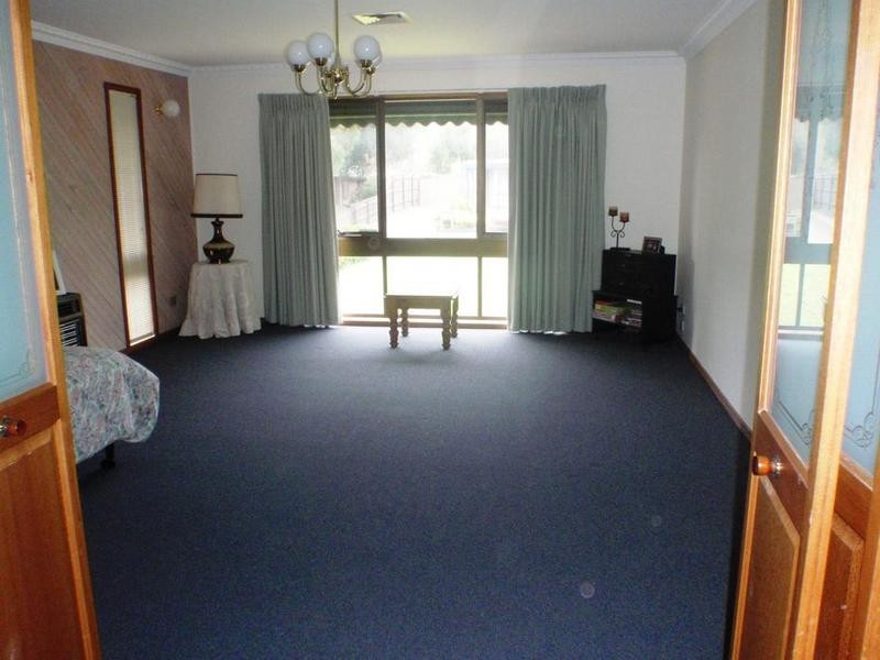 74 Leon Ave, Rosebud VIC 3939