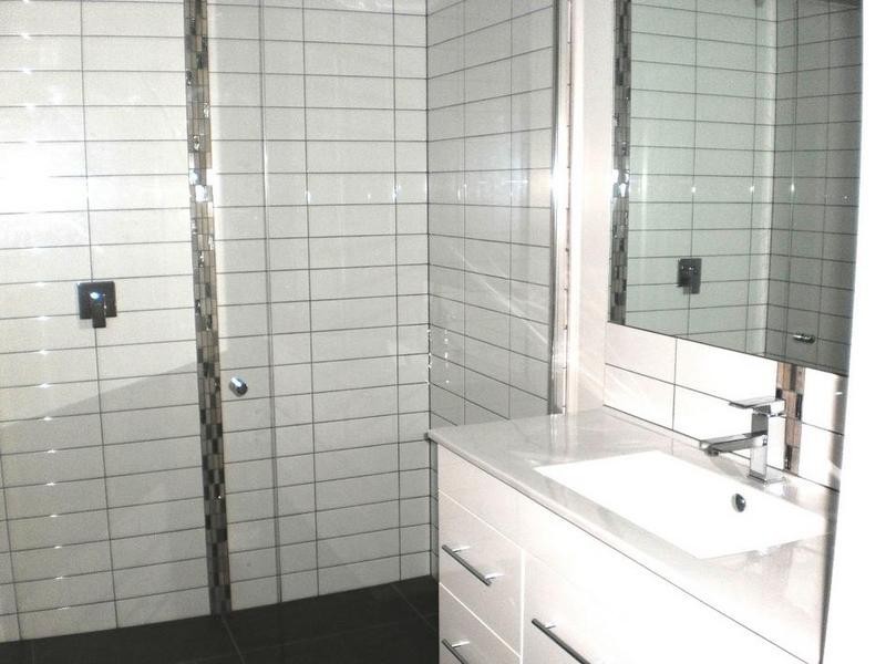 18 Capel Ave, Rosebud West VIC 3940