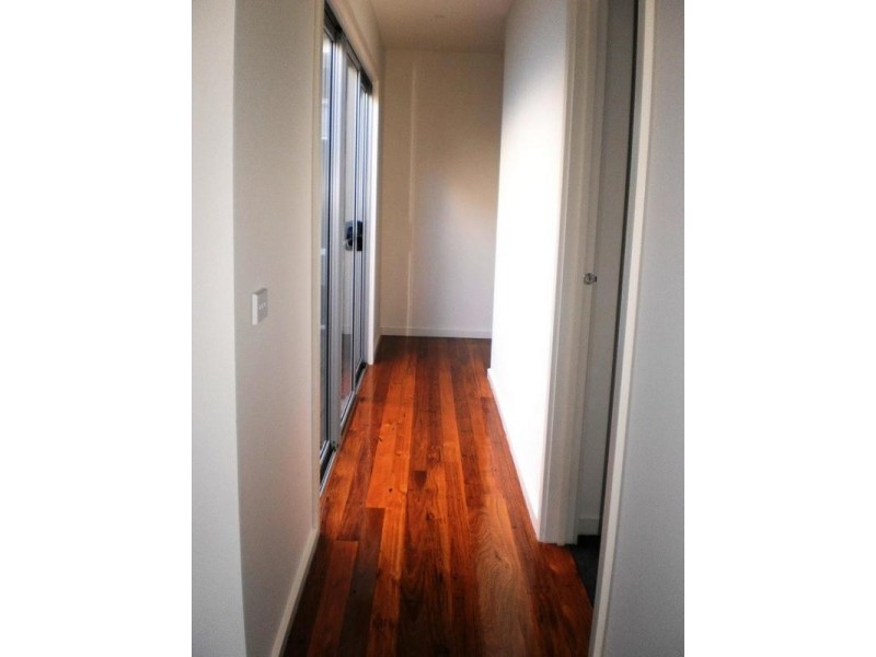 18 Capel Ave, Rosebud West VIC 3940