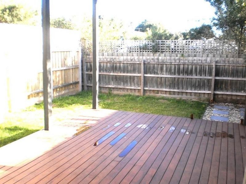 18 Capel Ave, Rosebud West VIC 3940