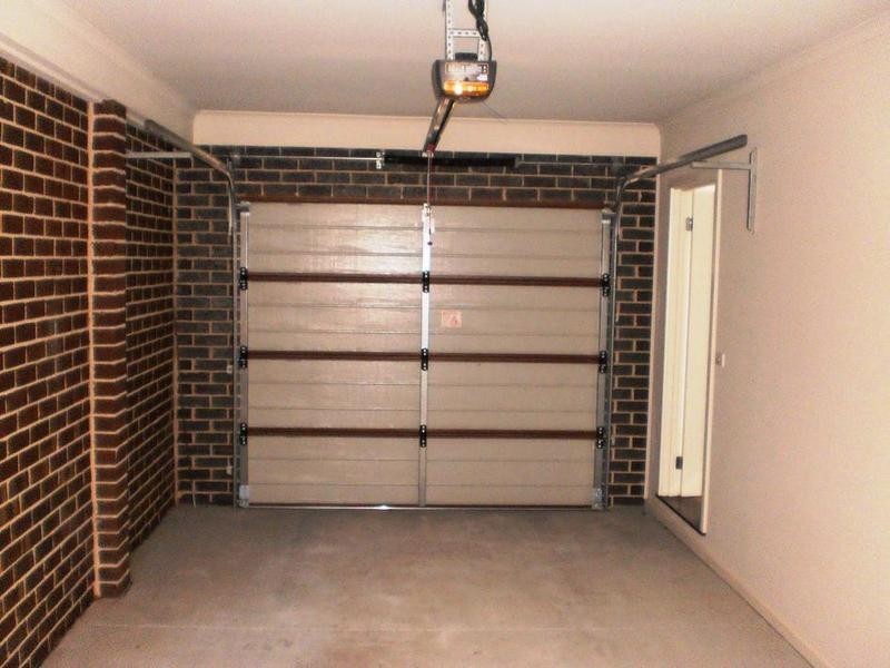 18 Capel Ave, Rosebud West VIC 3940