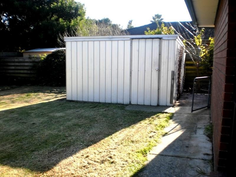 18 Poplar Drive, Rosebud VIC 3939