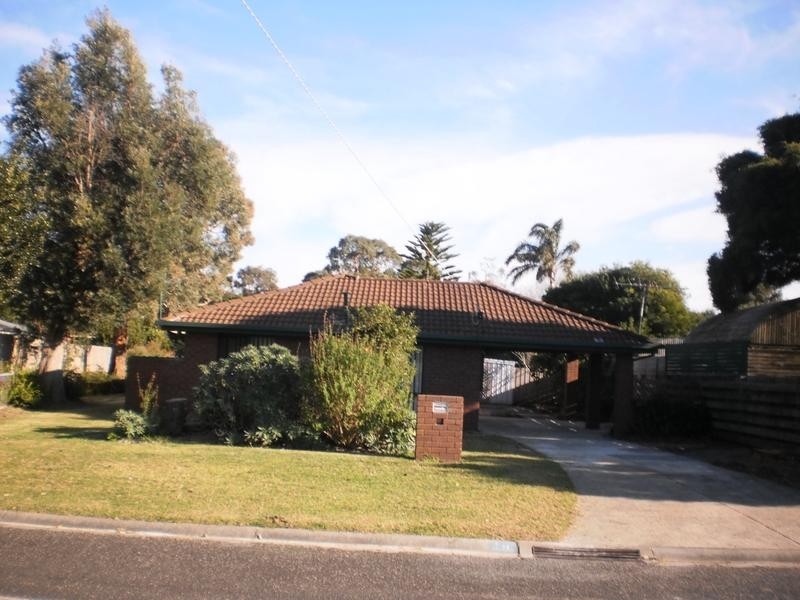 18 Poplar Drive, Rosebud VIC 3939