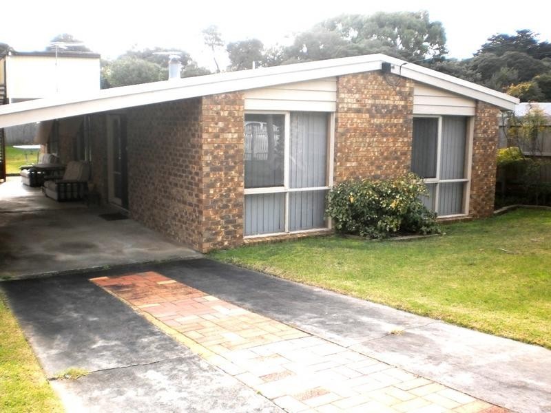 12 Owarra Street, Rye VIC 3941