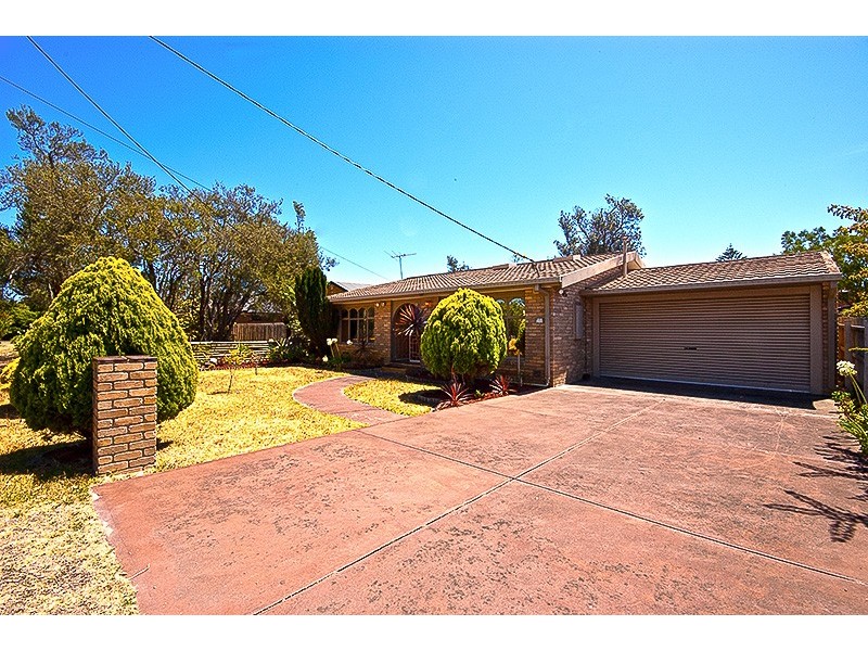 16 Grenville Grove, Rosebud West VIC 3940