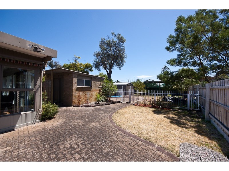 16 Grenville Grove, Rosebud West VIC 3940