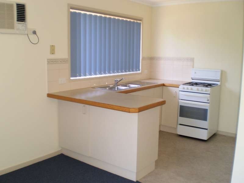 11 Florence Avenue, Rosebud West VIC 3940