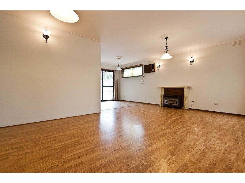 225 Ninth Ave, Rosebud VIC 3939