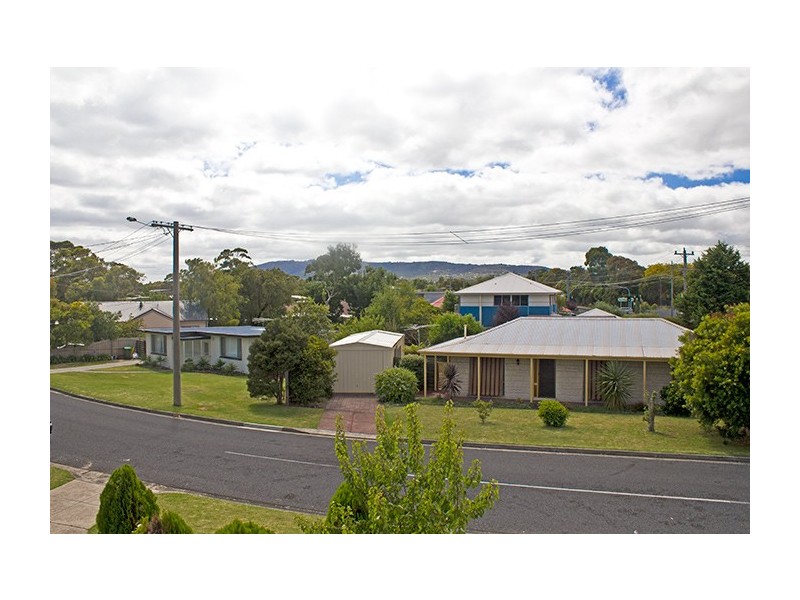 40 Chatfield Avenue, Rosebud West VIC 3940
