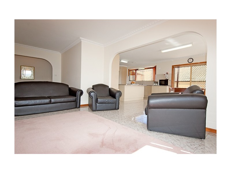 40 Chatfield Avenue, Rosebud West VIC 3940