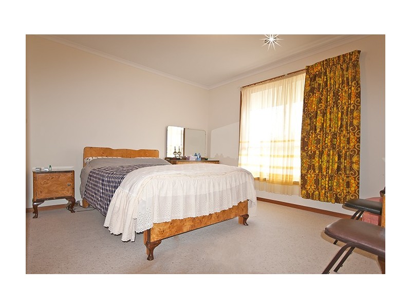 40 Chatfield Avenue, Rosebud West VIC 3940