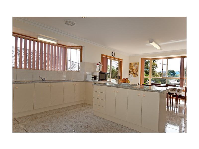 40 Chatfield Avenue, Rosebud West VIC 3940