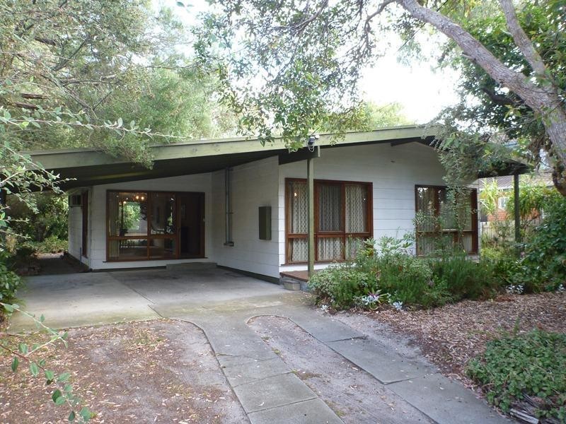 4 Pearson St, Rosebud West VIC 3940