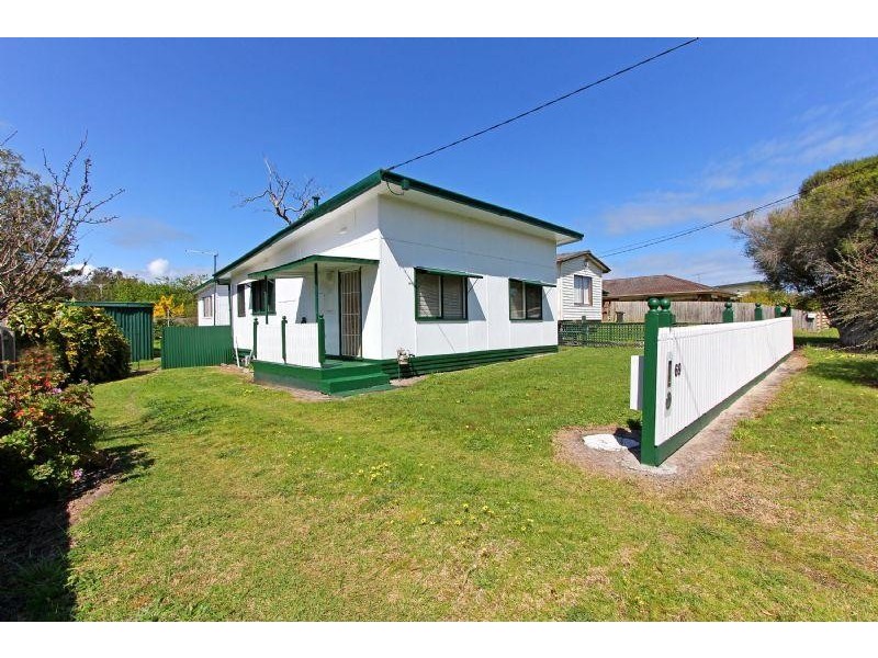 69 Ocean St, Rosebud VIC 3939
