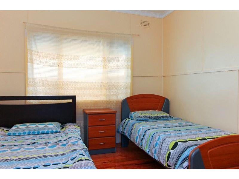 69 Ocean St, Rosebud VIC 3939