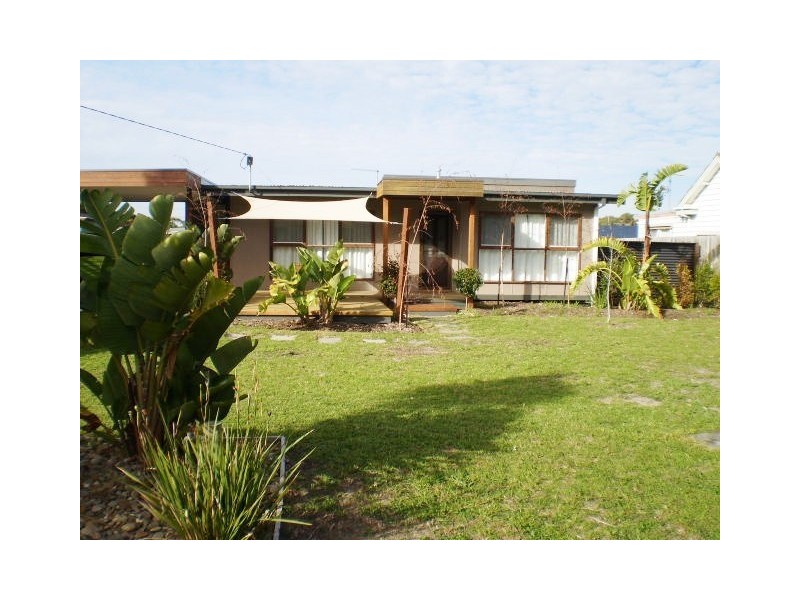 9 Swans Way, Rosebud West VIC 3940