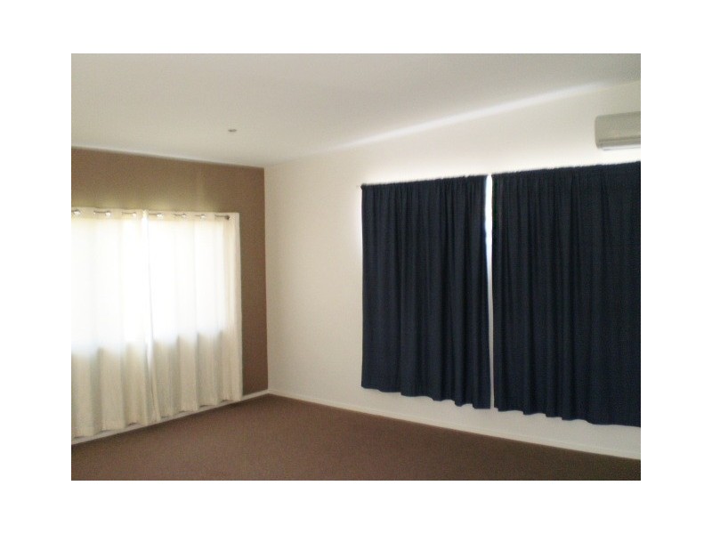 9 Swans Way, Rosebud West VIC 3940