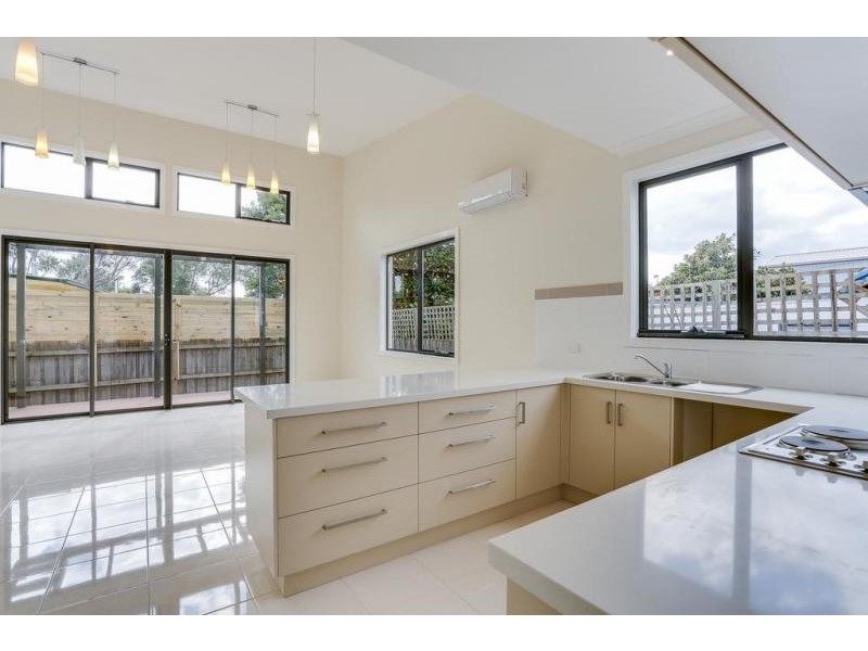 19 Staughton Avenue, Rosebud West VIC 3940