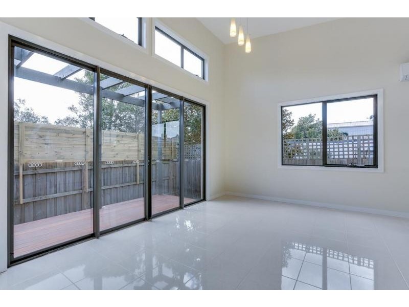 19 Staughton Avenue, Rosebud West VIC 3940